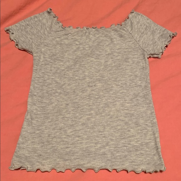 very cute brandy melville ruffle top - Picture 2 of 3